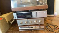 ZENITH STEREO WITH AM FM TUMER VHS PLAYER