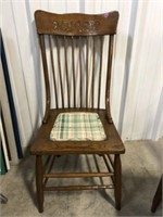 (6 PCS) VINTAGE DINING CHAIRS WITH CARVED