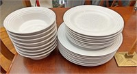 Used dinnerware set does have a few chips