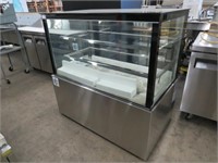 NEW 4' GLASS REFRIGERATED DISPLAY CASE