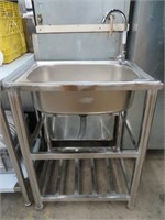 S/S SINGLE WELL SINK WITH RACK WELL & TAP