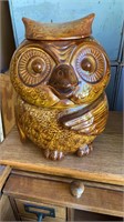 McCoy owl cookie jar. Small chips on lid