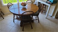 Dining Room Table w/6 chairs & leaf