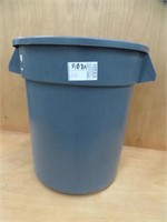 RUBBERMAID GREY GARBAGE CAN