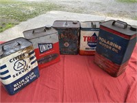 Texaco and other advertising oil cans