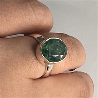 Modern Oval Emerald Silver Ring. Natural Emerald w