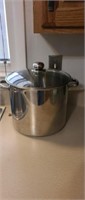 Lusterware 18-10 stainless stock pot, made in