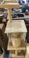 Like new 6 ft tall cat tree house scratching