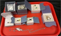 Tray lot includes two Strada quartz watches,