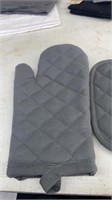 Oven Mitten and Pot Holders