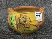 Sm. Roseville Pot (3 1/2 Inches Tall)