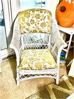 Antique White WIcker Chair