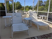 2 Chaise Loungers & 3 Tables
