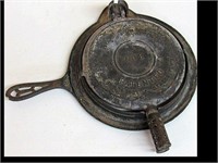 GRISWOLD #8 NEW AMERICAN CAST IRON WAFFLE IRON W/
