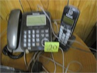 Pair of Panisonic phones (working)