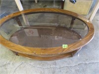 46"x26"x16:H Oval wicker coffee table vintage