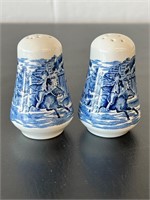 Liberty Blue by STAFFORDSHIRE Salt and pepper