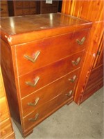 SOLID WOOD 4 DRAWER ANTIQUE CHEST