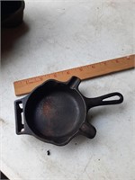 Griswold cast iron ash tray pan