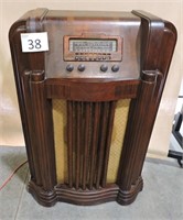 Philco 40-190 Console Radio Works!