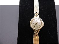 Vintage Ladies Benrus 14K Gold 21 Jewel Watch