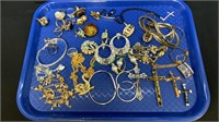 Tray lot of costume jewelry, rings, earrings,