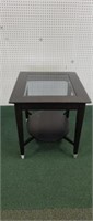 Modern rectangle glass top end table, 24x28x24