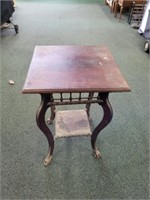 ANTIQUE SOLID WOOD CLAW FOOT END TABLE
