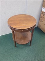 VTG SOLID WOOD ROUND END TABLE
