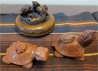 899 - CARVED TURTLE INKWELLS & DRAGONS  (T225)