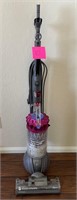 899 - DYSON UPRIGHT VACUUM CLEANER (R1)