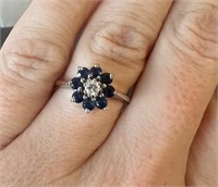 14K White Gold Sapphire Flower ring
