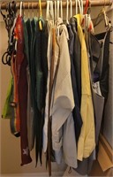 899 - MIXED LOT OF CLOTHING (CL9)