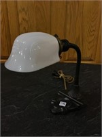 Sm. Metal Ashtray Design Table Lamp w/