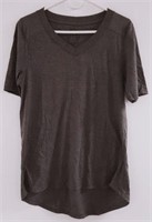 SIZE LARGE FRUIT OF THE LOOM WOMEN'S SHIRT