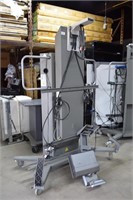 Smart board rolling cart with projector