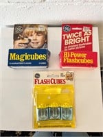Lot of vintage flash cubes 6 total