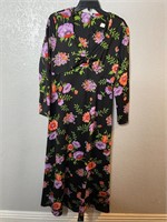 Vintage Floral Black Sweetheart Neck Dress