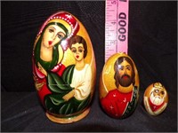 WOODEN  NESTING DOLLS