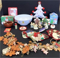 Lot of assorted Christmas items including serving