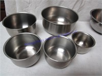 S. S. MIXING BOWLS