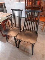 (2X) SOLID WOOD SPINDLE BACK CHAIRS