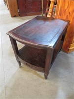 ANTIQUE SOLID WOOD 1 DRAWER END TABLE