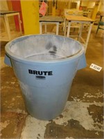 Rubbermaid Brute 55 Gal Commercial Trash Can