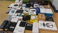 Lot Returns of 38 Various Wireless Chargers, Power