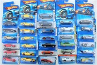 (32) Collectible Hot Wheels - unopened