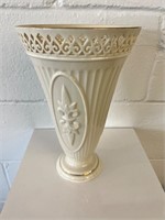 Lenox USA fleurdilis 10" vase Ivory 24k gold trim