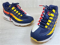 Nike Air Max 95 Running Shoe Size 6 Y BV 4367-400