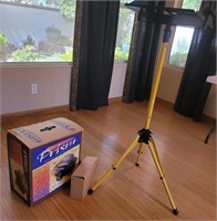 P - PRISM PROJECTOR & STAND (K7)