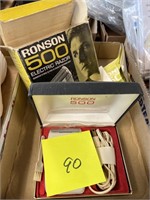 VINTAGE RONSON 500 ELECTRIC RAZOR/ NOT TESTED